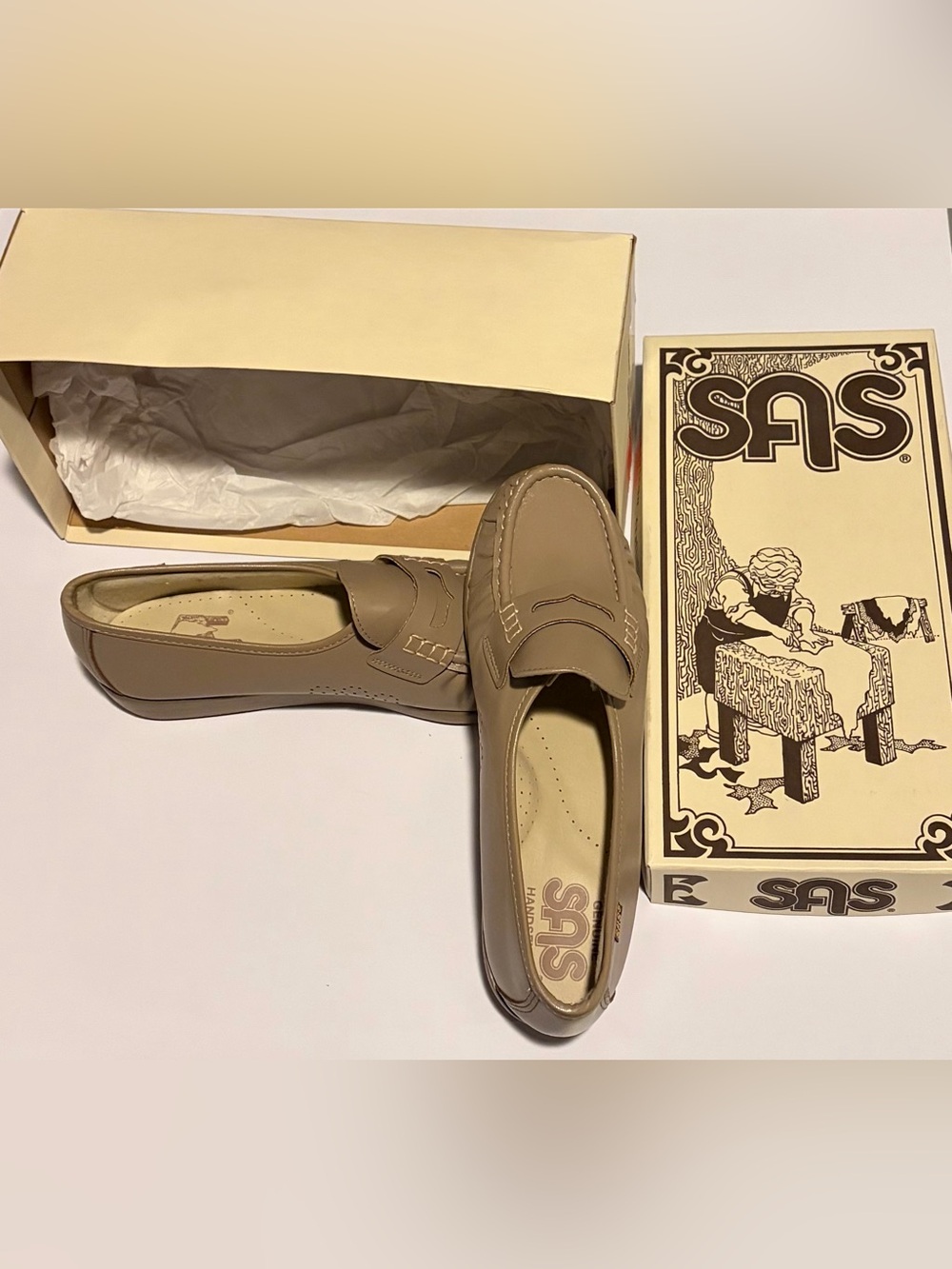 SAS Women’s Hand Sewn Mocha Leather Penny Loafers NIB